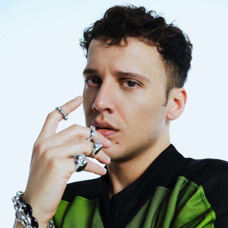 EDİS’TEN ZAMANSIZ BİR SINGLE BANA MI?